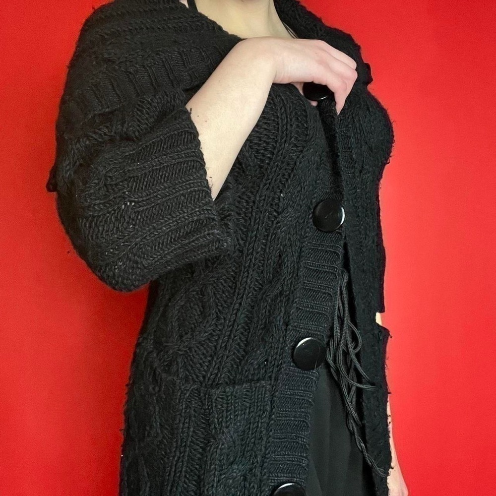 Long black knit cardigan with buttons and
pockets 🖤🤍